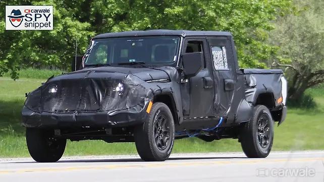 Jeep Wrangler pickup spied Jeep Wrangler pickup spied