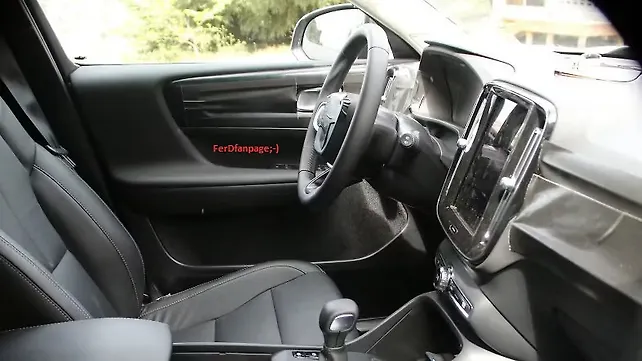 Volvo XC40 interiors spied Volvo XC40 interiors spied