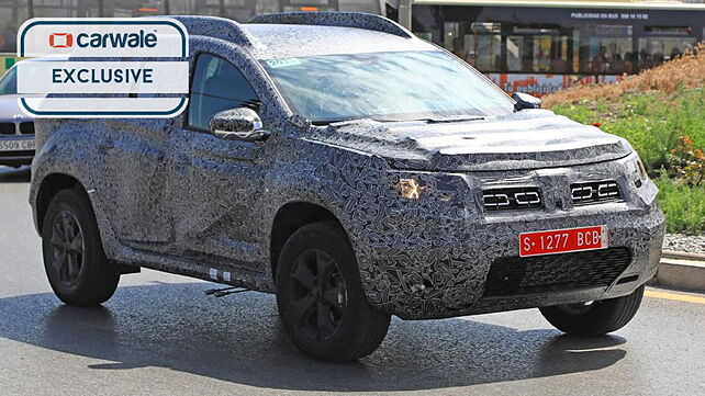 2018 Renault Duster spotted testing in Spain