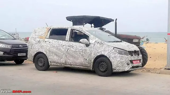Mahindra U321 spotted testing Mahindra U321 spotted testing