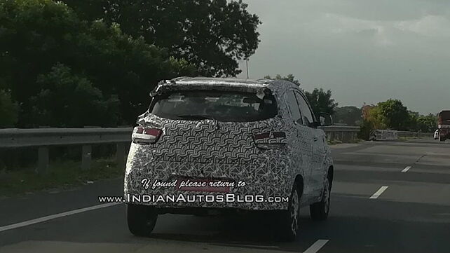 Mahindra KUV100 facelift spied testing