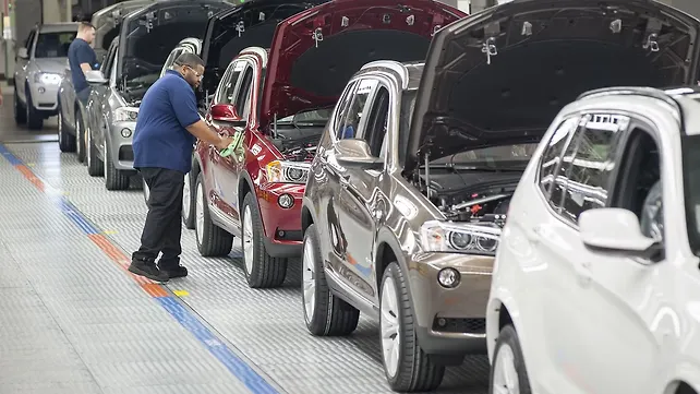 BMW to use single assembly line for ICE, hybrid and EVs in the future BMW to use single assembly line for ICE, hybrid and EVs in the future