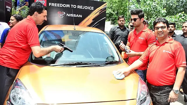 Nissan dealerships in India begin waterless car cleaning Nissan dealerships in India begin waterless car cleaning