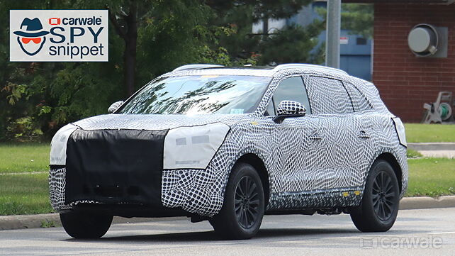 2018 Lincoln MKX spotted testing with new grille