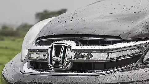 Honda offering discounts of up to Rs 1 lakh this month Honda offering discounts of up to Rs 1 lakh this month