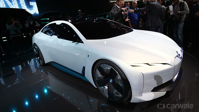 Frankfurt Motor Show 2017: BMW i Vision Dynamics previews future i5 sedan