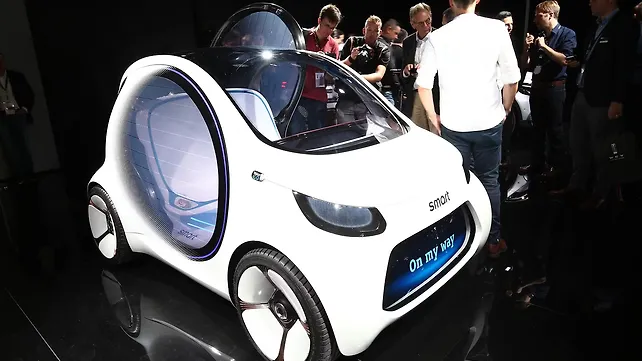 Frankfurt Motor Show 2017: Smart Vision EQ for two- urban micro with angry face Frankfurt Motor Show 2017: Smart Vision EQ for two- urban micro with angry face