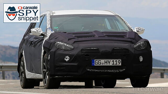 Hyundai i40 wagon facelift spied