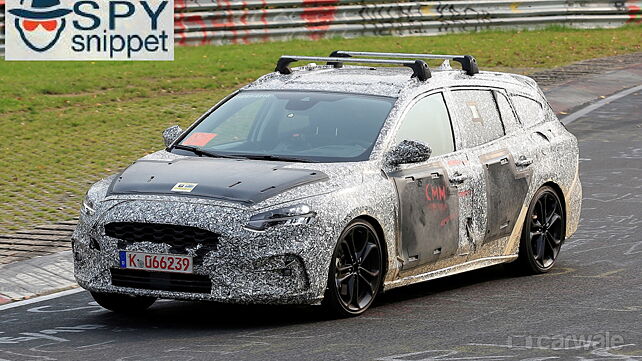 New Ford Focus wagon spotted on test