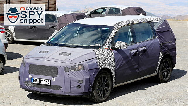 Kia Sedona/Carnival facelift spotted testing once again