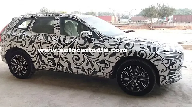 Volvo XC60 spied ahead of its December launch in India Volvo XC60 spied ahead of its December launch in India
