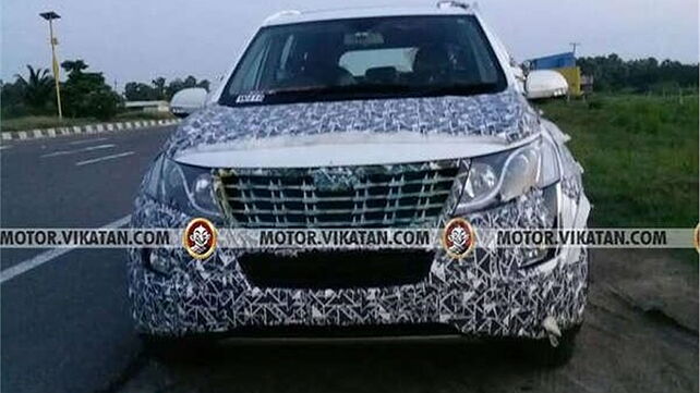 Mahindra XUV500 facelift spotted
