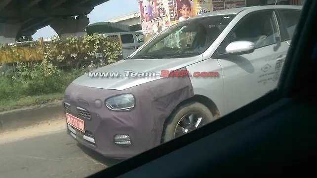 Hyundai i20 facelift test mule reveals more details Hyundai i20 facelift test mule reveals more details