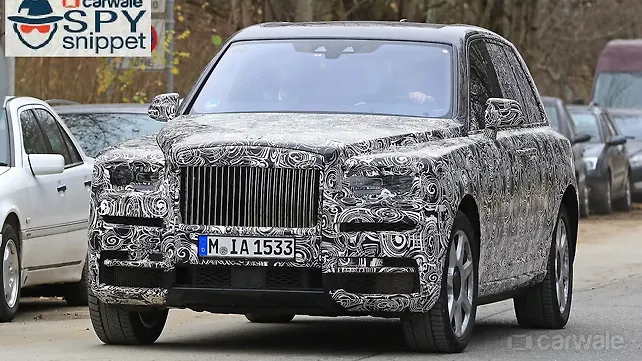 Rolls-Royce Cullinan spotted with less camouflage Rolls-Royce Cullinan spotted with less camouflage