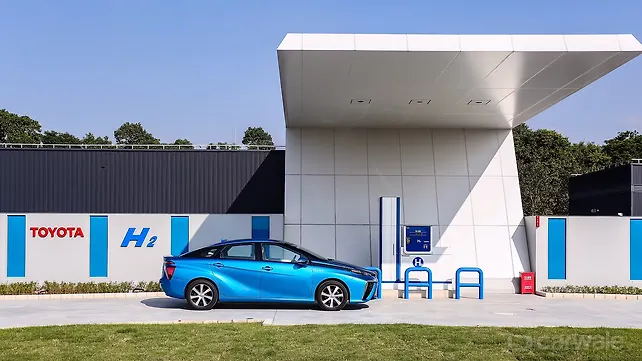 Toyota announces intent to launch 10 EVs worldwide by early 2020s Toyota announces intent to launch 10 EVs worldwide by early 2020s