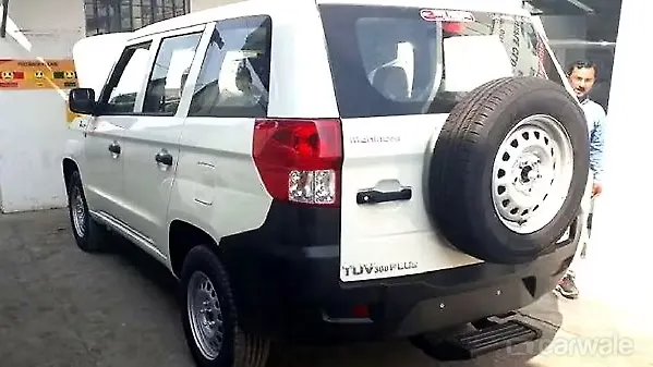 Mahindra prices TUV 3OO Plus P4 at Rs. 9.46 lakh Mahindra prices TUV 3OO Plus P4 at Rs. 9.46 lakh