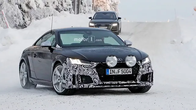 Facelifted Audi TT caught doing a workout in the snow Facelifted Audi TT caught doing a workout in the snow