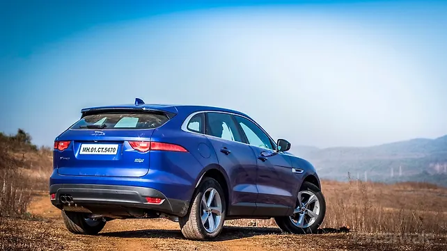 Jaguar F-Pace [2016-2021] Right Rear Three Quarter