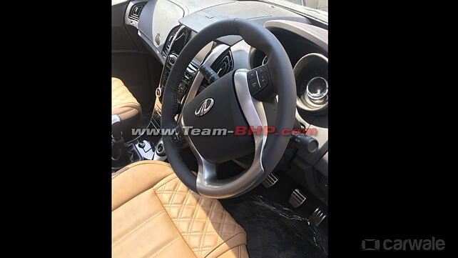 Mahindra XUV500 facelift interior spied