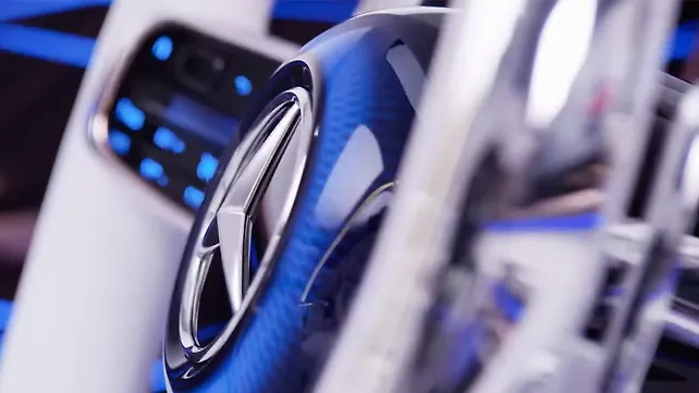 Mercedes-Maybach teases new concept before Beijing Mercedes-Maybach teases new concept before Beijing
