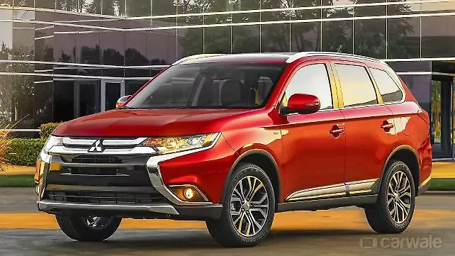 Spec comparison: Mitsubishi Outlander Vs Jeep Compass Vs Hyundai Tucson Spec comparison: Mitsubishi Outlander Vs Jeep Compass Vs Hyundai Tucson