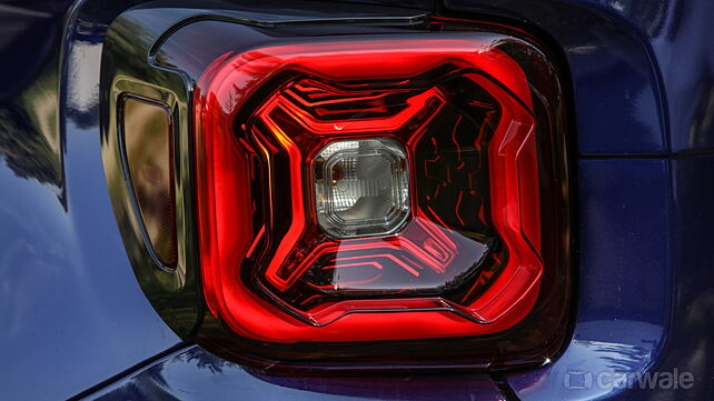 Jeep Renegade facelift teased ahead of tomorrow's reveal
