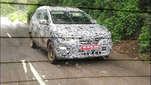 Budget Renault MPV spied on test