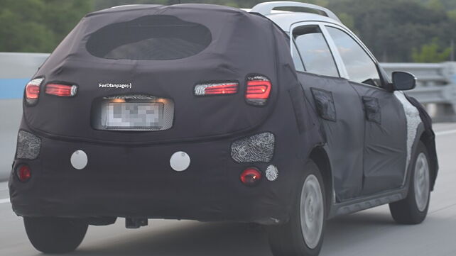 Next-generation Hyundai i20 Active spotted on test
