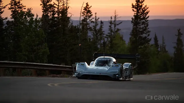 Volkswagen I.D. R Pikes Peak sets fastest qualifying time at the famous hill climb Volkswagen I.D. R Pikes Peak sets fastest qualifying time at the famous hill climb