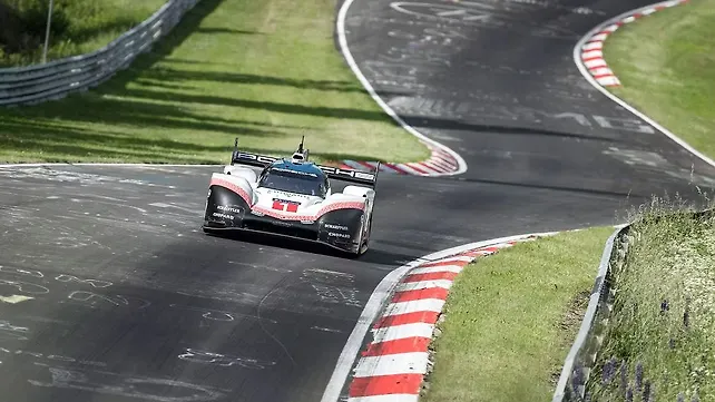 Porsche obliterates the ‘Ring with the 919 Evo Porsche obliterates the ‘Ring with the 919 Evo