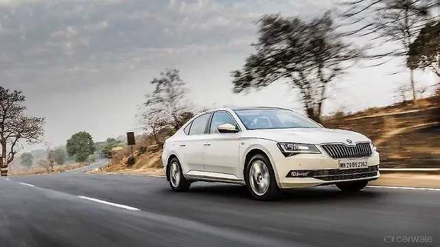 Skoda Superb Corporate Edition launched at Rs 23.49 lakhs Skoda Superb Corporate Edition launched at Rs 23.49 lakhs