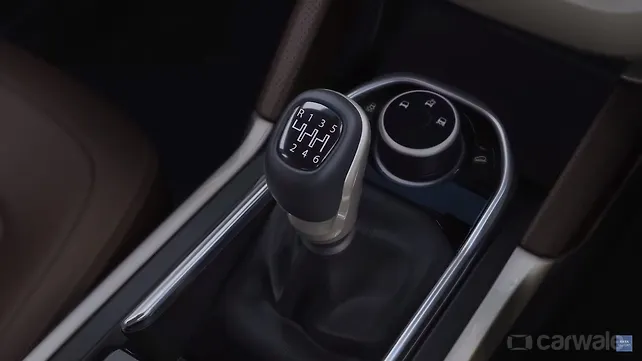 Tata Harrier revealed its six-speed manual transmission in new teaser Tata Harrier revealed its six-speed manual transmission in new teaser