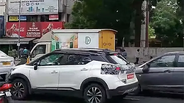 Nissan Kicks spied with dual tone paint scheme ahead of India debut Nissan Kicks spied with dual tone paint scheme ahead of India debut