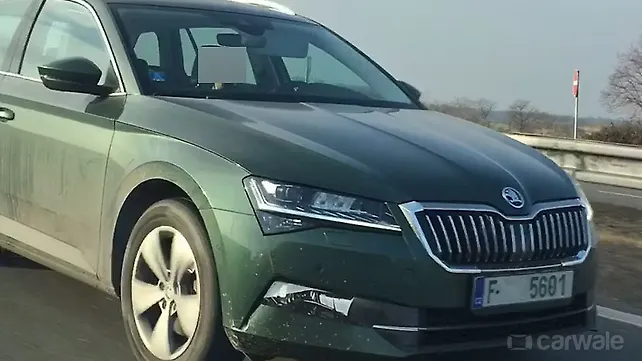 India-bound Skoda Superb facelift spotted sans camouflage India-bound Skoda Superb facelift spotted sans camouflage