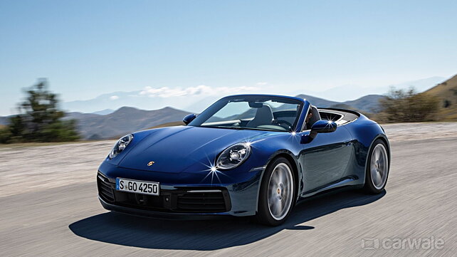 Drop-top Porsche 911 breaks cover with 444bhp - CarWale