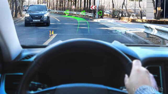 Hyundai converts windshield into navigation system