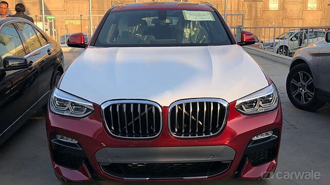 BMW X4 starts arriving at dealerships