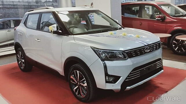 Mahindra XUV300 W8 (O) variant spotted at a dealership ahead of 14 February launch