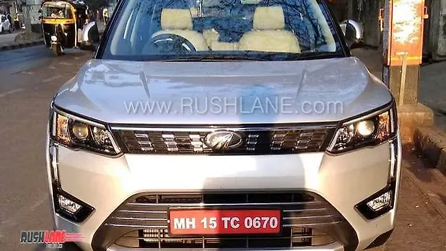 Mahindra XUV300 W6 AMT spied Mahindra XUV300 W6 AMT spied