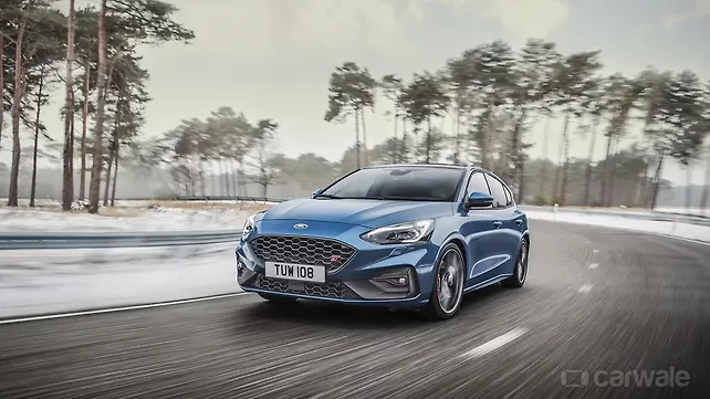 Ford Focus ST breaks cover with 276bhp of power Ford Focus ST breaks cover with 276bhp of power