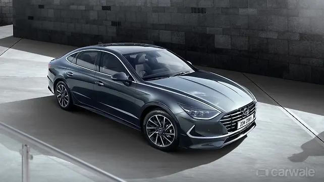 Eighth-generation Hyundai Sonata breaks cover with aggressive styling Eighth-generation Hyundai Sonata breaks cover with aggressive styling