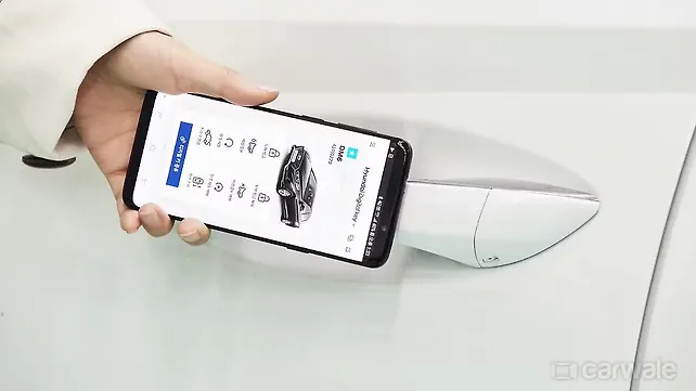 Hyundai develops smartphone-based digital key Hyundai develops smartphone-based digital key