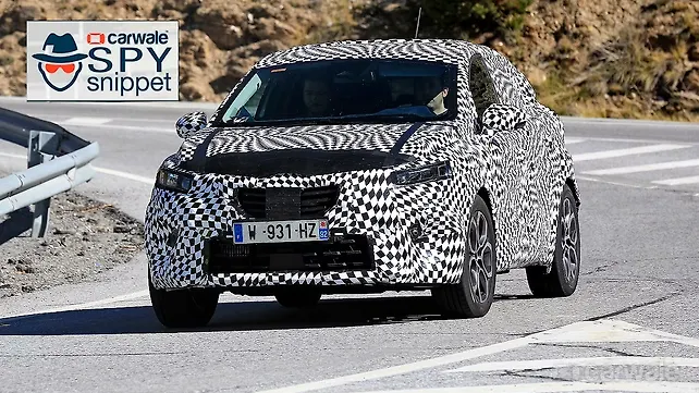 Next-generation Euro-spec Renault Captur spied on test Next-generation Euro-spec Renault Captur spied on test