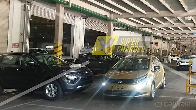 Tata Altroz spied sans camouflage ahead of India launch Tata Altroz spied sans camouflage ahead of India launch