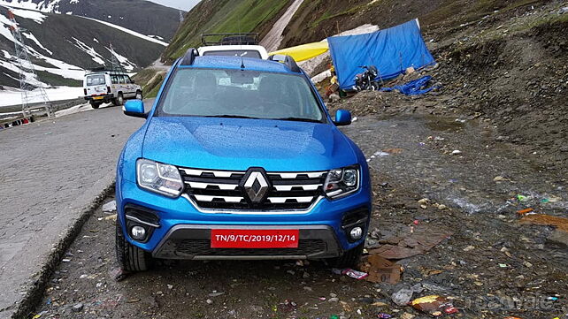 2020 Renault Duster facelift spied undisguised ahead of India launch