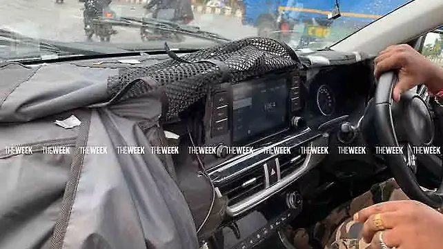 Kia Seltos interiors, infotainment system leaked ahead of its official unveiling Kia Seltos interiors, infotainment system leaked ahead of its official unveiling