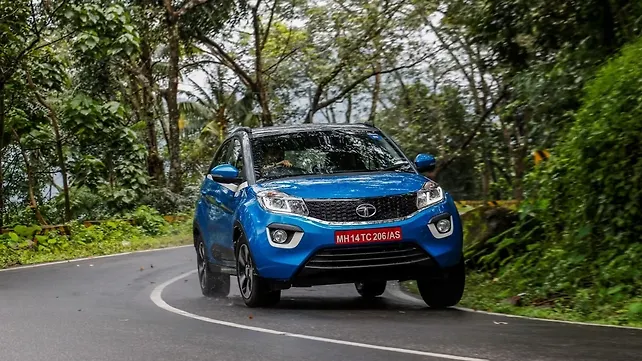 टाटा मोटर्स ने नेक्सॉन , टिआगो और हेक्सा पर 50,000 रुपये तक की छूट टाटा मोटर्स ने नेक्सॉन , टिआगो और हेक्सा पर 50,000 रुपये तक की छूट