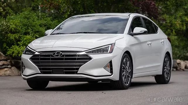 Hyundai Elantra facelift spotted in India ahead of official launch Hyundai Elantra facelift spotted in India ahead of official launch