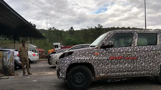 Mahindra TUV300 Plus facelift spied testing Mahindra TUV300 Plus facelift spied testing