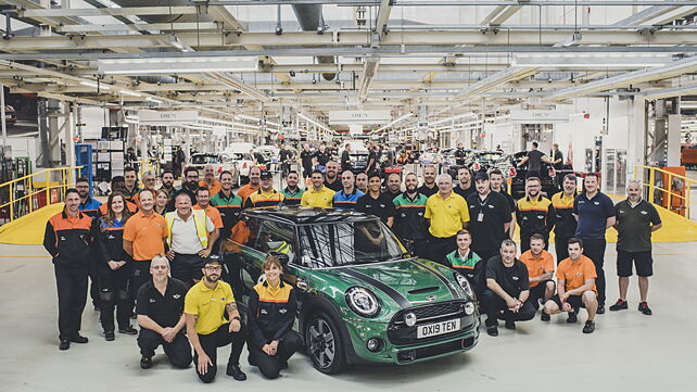 MINI celebrates 60th anniversary with production of 10 millionth car